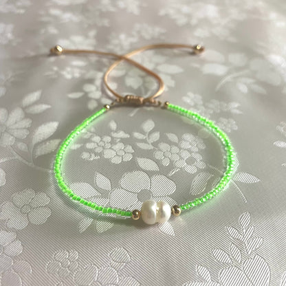 Pulsera de chaquira con perla natural