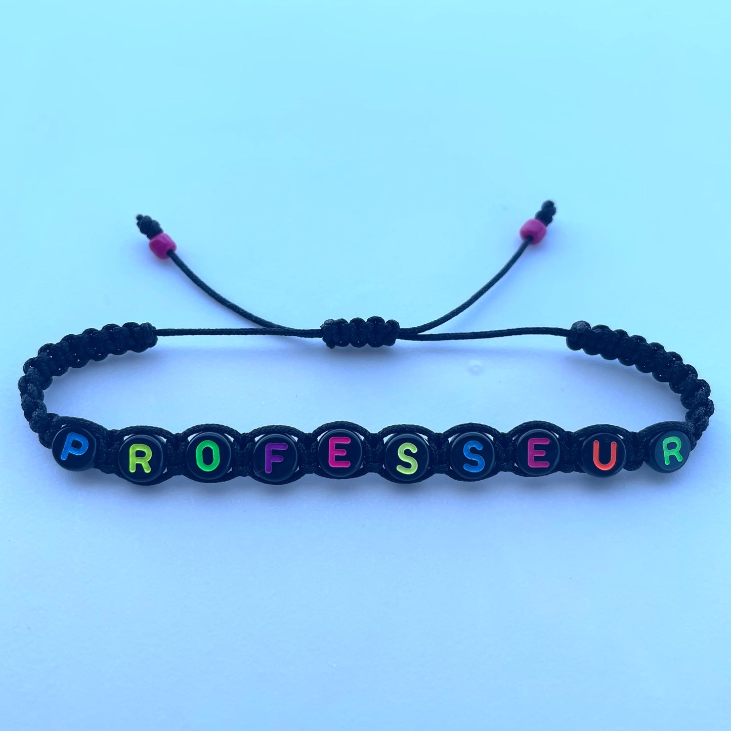 Pulsera tejida personalizable